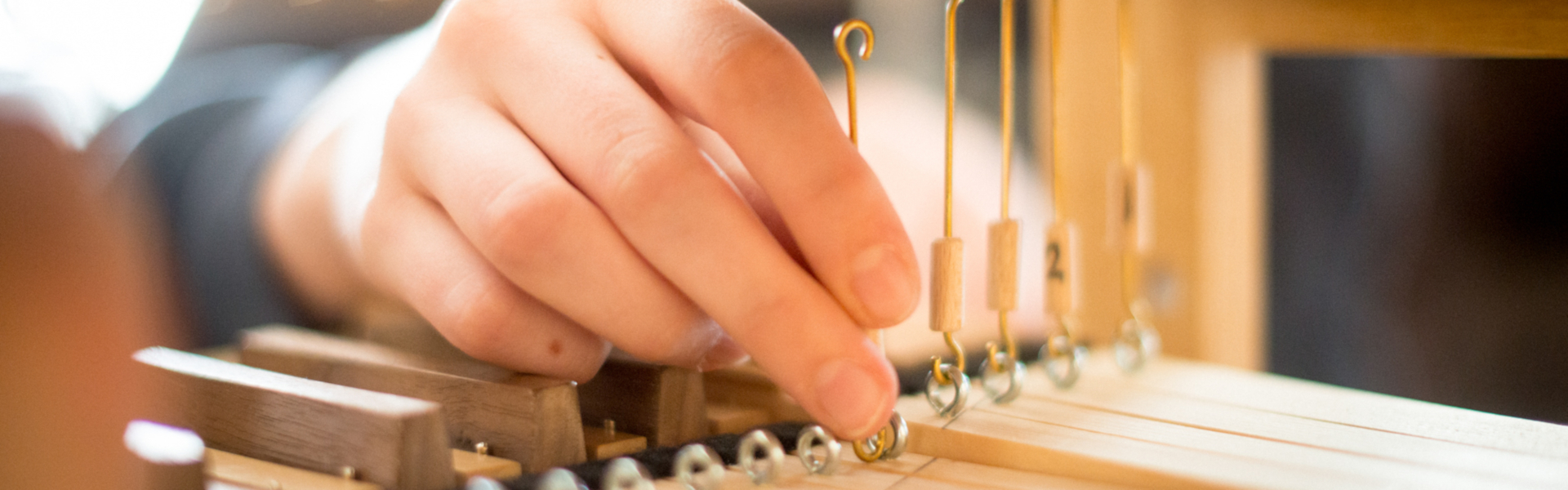 oet_header07-1920x600